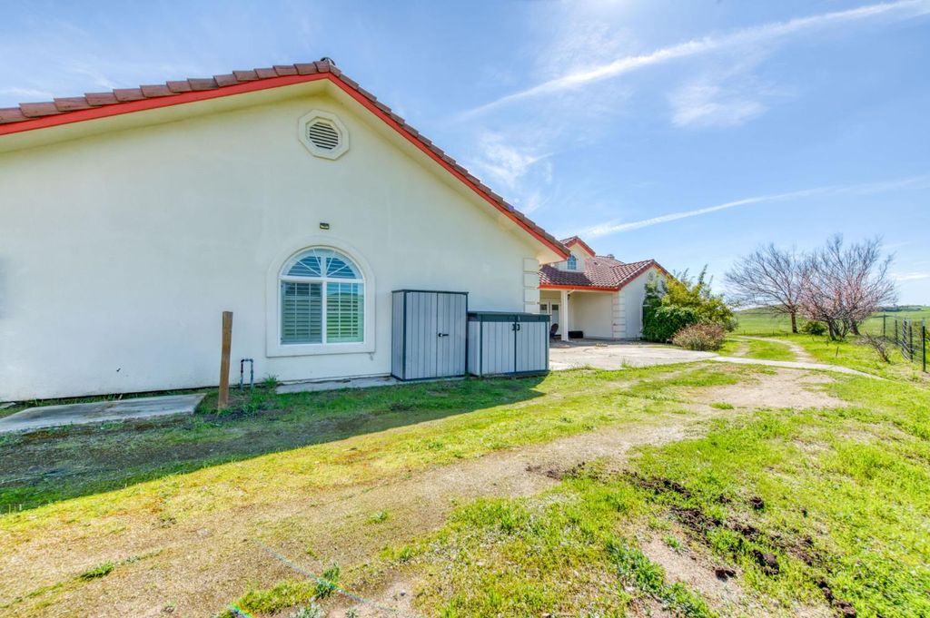 Image 28 of property listing at 34700 Willow Drive, Raymond, CA 93653