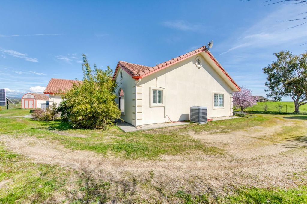 Image 30 of property listing at 34700 Willow Drive, Raymond, CA 93653