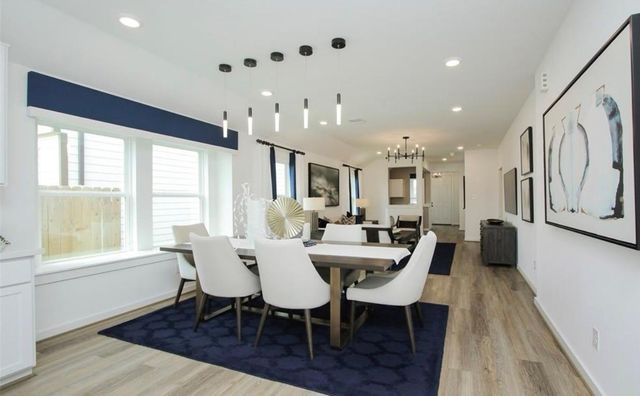 104 Lisa Marie Drive, Angleton, TX 77515