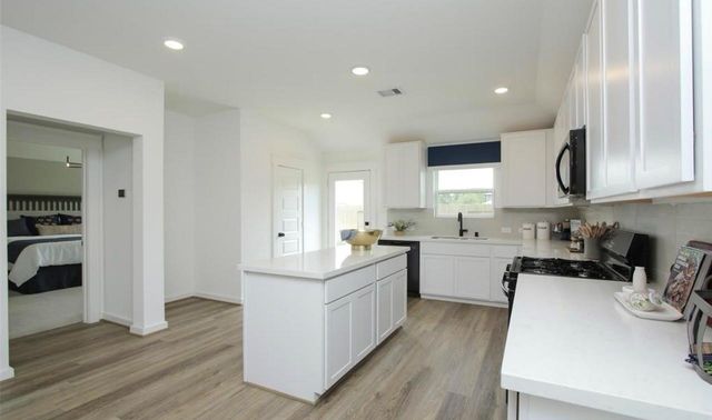 104 Lisa Marie Drive, Angleton, TX 77515