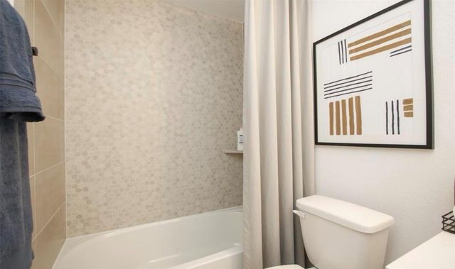 104 Lisa Marie Drive, Angleton, TX 77515