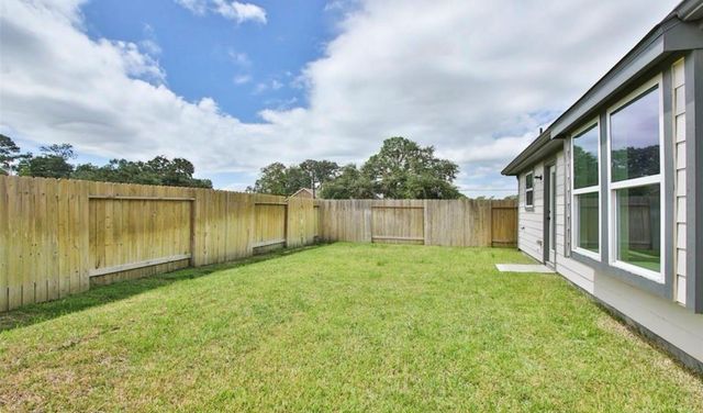 104 Lisa Marie Drive, Angleton, TX 77515