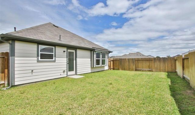 104 Lisa Marie Drive, Angleton, TX 77515