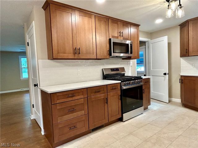 22 Orchard Drive, Poland, OH 44514