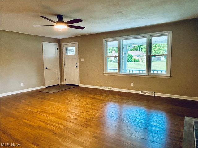 22 Orchard Drive, Poland, OH 44514