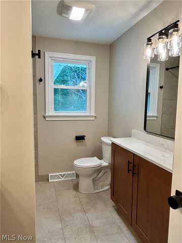 22 Orchard Drive, Poland, OH 44514