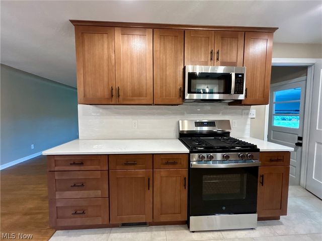 22 Orchard Drive, Poland, OH 44514