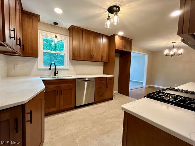 22 Orchard Drive, Poland, OH 44514