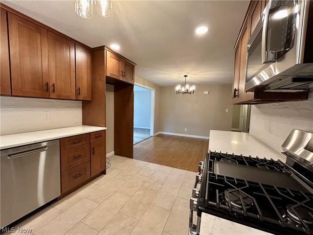 22 Orchard Drive, Poland, OH 44514