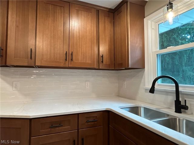 22 Orchard Drive, Poland, OH 44514