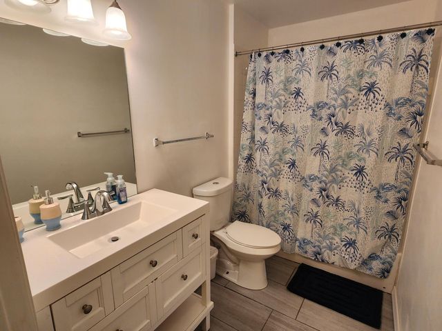 2020 GREENVIEW SHORES Boulevard 101, Wellington, FL 33414