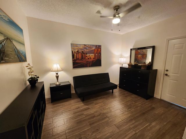 2020 GREENVIEW SHORES Boulevard 101, Wellington, FL 33414