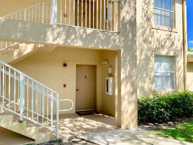 2020 GREENVIEW SHORES Boulevard 101, Wellington, FL 33414