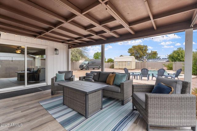 932 W JULIE Drive, Tempe, AZ 85283