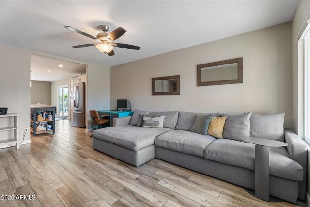 932 W JULIE Drive, Tempe, AZ 85283