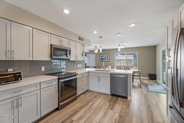 932 W JULIE Drive, Tempe, AZ 85283