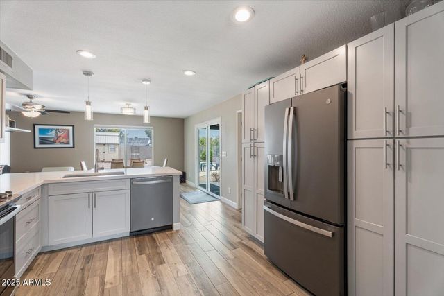 932 W JULIE Drive, Tempe, AZ 85283