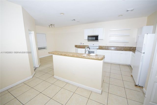 174 NE 32nd Ter, Homestead, FL 33033