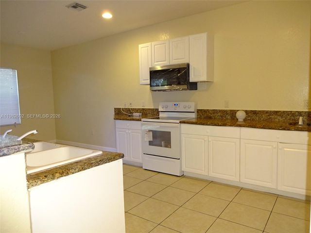 174 NE 32nd Ter, Homestead, FL 33033
