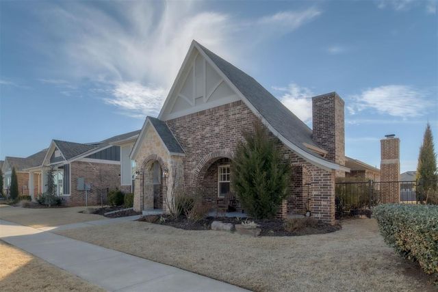 1909 Plaza District Drive, Edmond, OK 73034