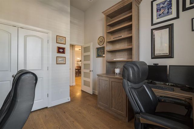 1909 Plaza District Drive, Edmond, OK 73034