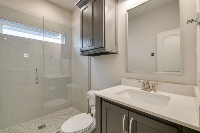 1909 Plaza District Drive, Edmond, OK 73034