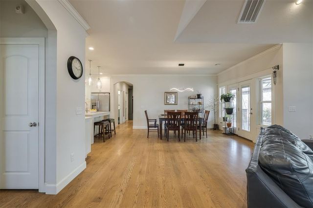 1909 Plaza District Drive, Edmond, OK 73034