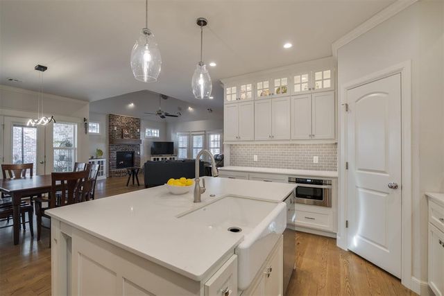 1909 Plaza District Drive, Edmond, OK 73034