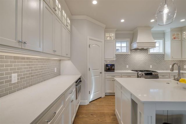 1909 Plaza District Drive, Edmond, OK 73034