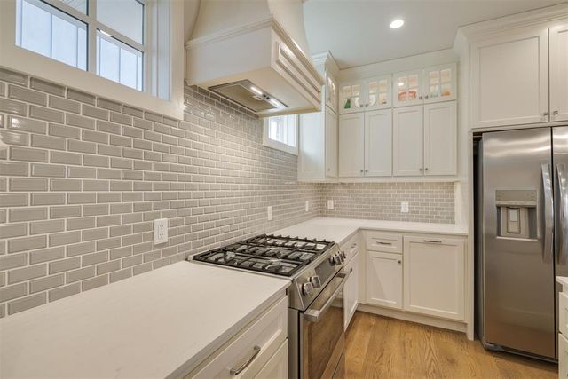 1909 Plaza District Drive, Edmond, OK 73034