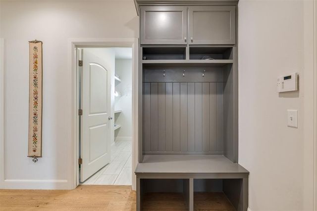 1909 Plaza District Drive, Edmond, OK 73034