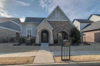 1909 Plaza District Drive, Edmond, OK 73034