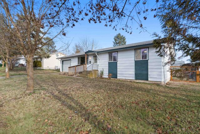 305 Holladay Dr, Cheney, WA 99004