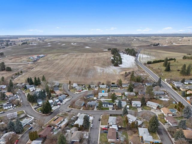 305 Holladay Dr, Cheney, WA 99004