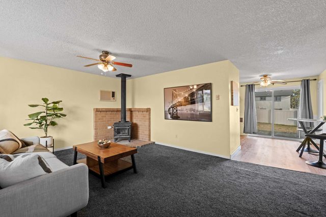 305 Holladay Dr, Cheney, WA 99004