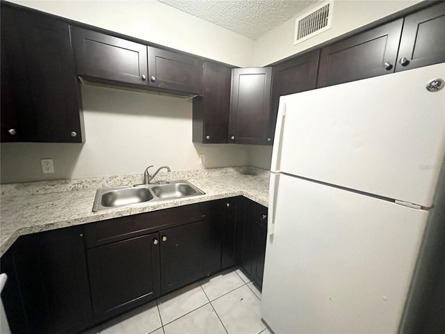 2121 S SAN GULLY ROAD 14 - 15, Lakeland, FL 33803