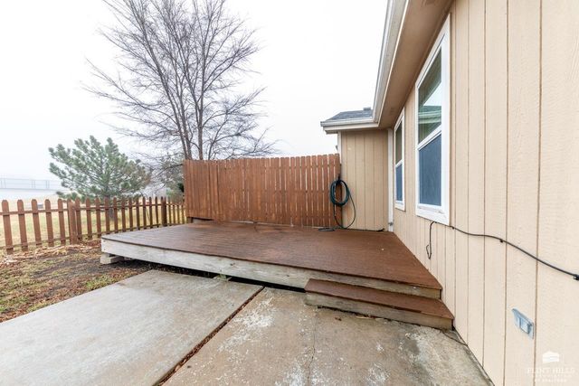 2606 Buttonwood Drive, Manhattan, KS 66502