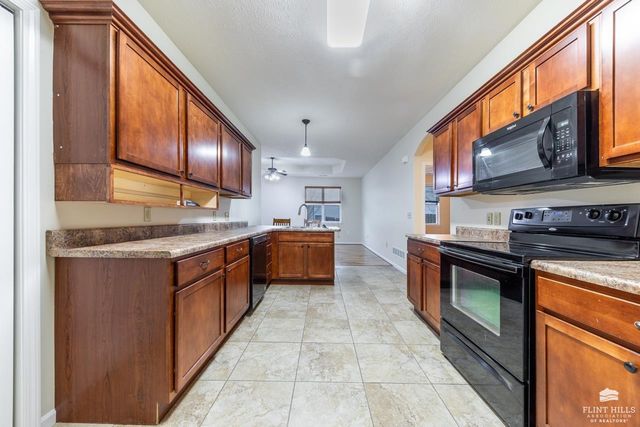 2606 Buttonwood Drive, Manhattan, KS 66502