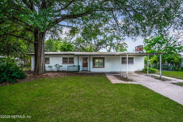 1820 ROSELLE Avenue, Palatka, FL 32177