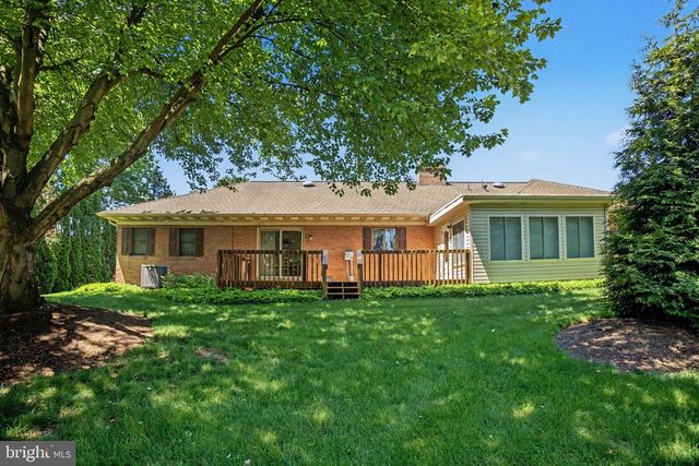 218 OVERLAND LN, Lancaster, PA 17601