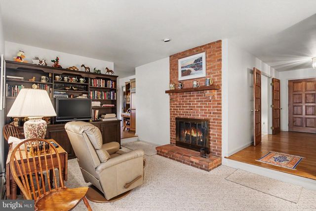 218 OVERLAND LN, Lancaster, PA 17601