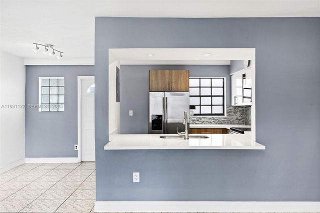 7270 Gary Ave, Miami Beach, FL 33141