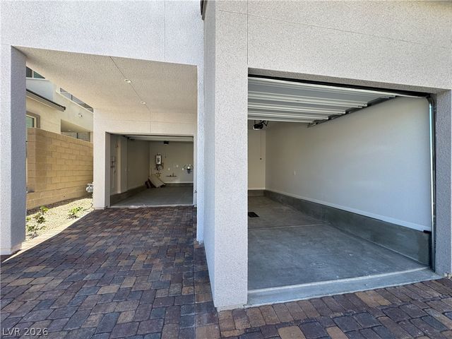 1823 Passerine Street, Las Vegas, NV 89138