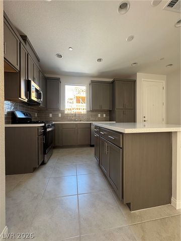1823 Passerine Street, Las Vegas, NV 89138