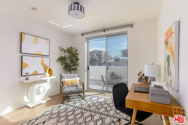 637 S Fairfax Avenue 202, Los Angeles, CA 90036