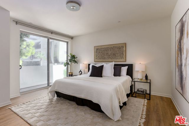 637 S Fairfax Avenue 202, Los Angeles, CA 90036