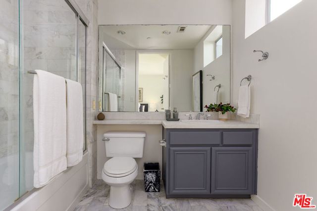 637 S Fairfax Avenue 202, Los Angeles, CA 90036