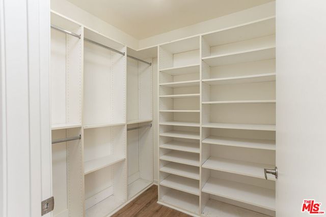 637 S Fairfax Avenue 202, Los Angeles, CA 90036