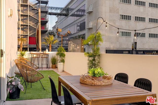 637 S Fairfax Avenue 202, Los Angeles, CA 90036