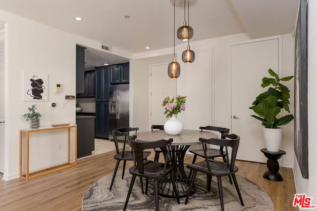 637 S Fairfax Avenue 202, Los Angeles, CA 90036